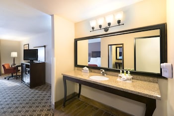Standard Room, 2 Queen Beds, Accessible Bathtub (Mobility)