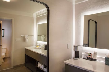 Standard Room, 1 King Bed, Non Smoking, Refrigerator & Microwave