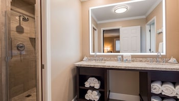 Family Suite, Multiple Beds, Non Smoking, Refrigerator & Microwave (Walk-in Shower)
