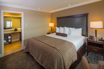 Family Suite, Multiple Beds, Non Smoking, Refrigerator & Microwave (Walk-in Shower)