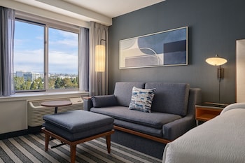 Room, 1 King Bed with Sofa bed (High Floor)