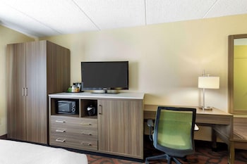 Standard Room, 2 Queen Beds, Non Smoking, Refrigerator & Microwave
