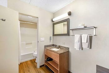 Standard Room, 1 King Bed, Non Smoking, Refrigerator & Microwave (Larger Room)