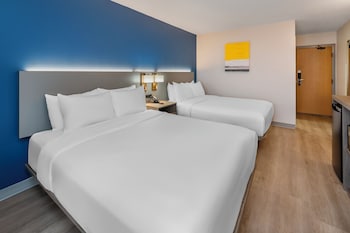 2 Queen Beds, Non Smoking, Group Floor