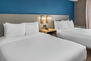 2 Queen Beds, Non Smoking, Upper Floor