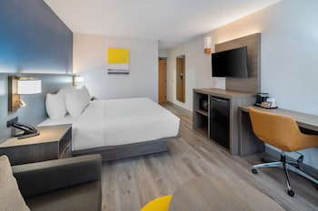 1 King Bed, Non Smoking, Upper Floor
