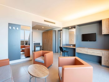 Suite, 1 King Bed, Sea View