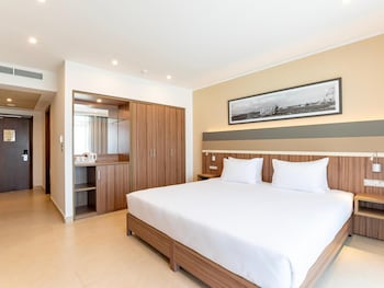 Superior Room, 1 King Bed, Sea View