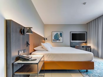 Guest Room, 1 Queen Bed, Sea View