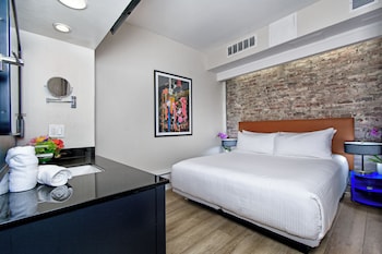 Deluxe Room, 1 Queen Bed