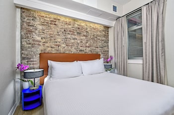 Deluxe Room, 1 Queen Bed