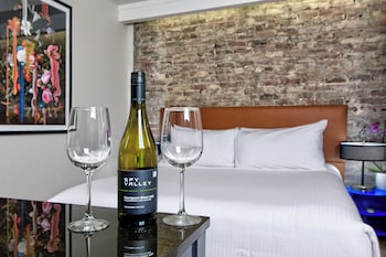Deluxe Room, 1 Queen Bed