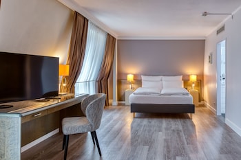 Privilege, Suite, 1 Queen Bed