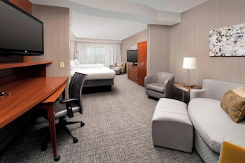 Studio, Multiple Beds, Hearing Accessible (Accessible Bathtub)