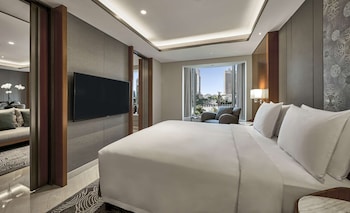 Grand Suite, City View