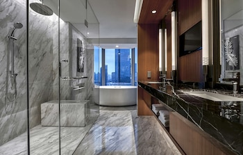Suite (Capital, Bundaran View)