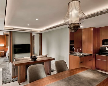 Grand Suite, City View