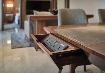 Grand Suite, City View