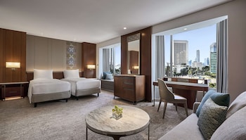Room, 2 Twin Beds, City View