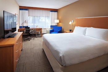 Room, 1 King Bed (Mobility Accessible, Tub)