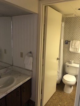 Room, 2 Queen Beds, Non Smoking, Ground Floor