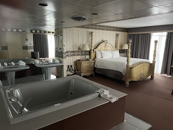 Studio Suite, 1 King Bed, Non Smoking