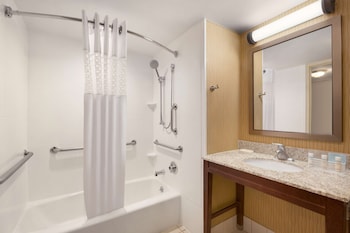 Room, 1 King Bed, Accessible, Bathtub (Hearing)