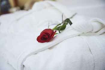 Room, 1 King Bed, Accessible, Non Smoking (Mobility, Roll-in Shower)