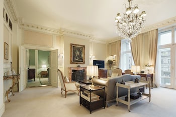 Suite, Connecting Rooms