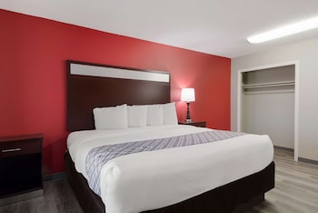 Suite, 1 King Bed, Non Smoking (with Sofabed)