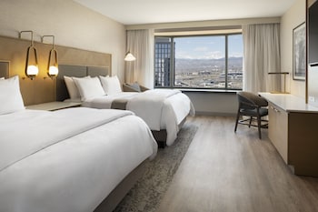Deluxe Room, 2 Queen Beds, City View