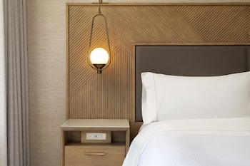 Traditional Room, 1 King Bed