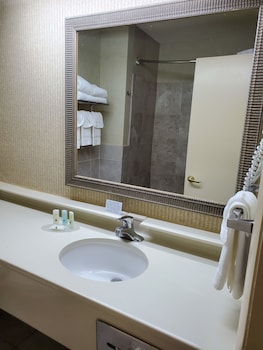 Room, 2 Queen Beds, Accessible, Non Smoking