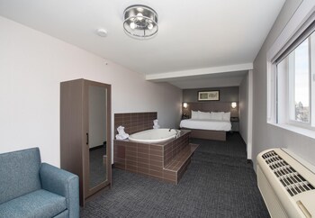 Presidential Suite, 1 King Bed, Jetted Tub (Coast Presidential Suite)