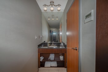 Basic Double Room (Coast Limited Two Doubles) Interior Window Room