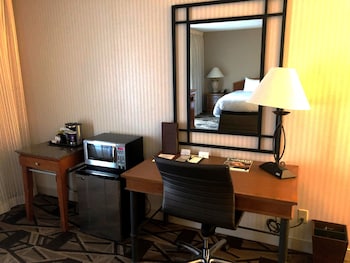 Room, 2 Queen Beds (River Side)