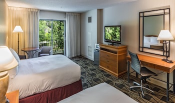2 Queen Beds - River View - Balcony - NS
