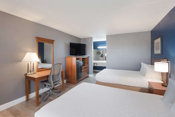 Standard Room, 2 Double Beds, Non Smoking, Refrigerator & Microwave (Pet Friendly)