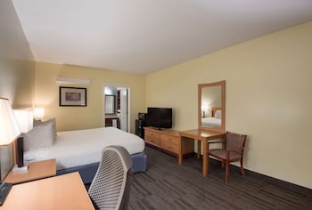 Standard Room, 1 King Bed, Non Smoking, Refrigerator & Microwave