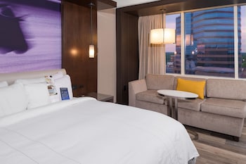 Room, 1 King Bed (Hearing Accessible)