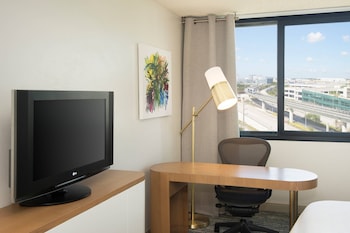 Executive Room, 2 Queen Beds (Mobility/Hearing Accessible, Tub)