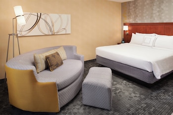 Room, 1 King Bed with Sofa bed (Mobility Accessible, Tub)