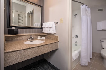Room, 1 King Bed (Hearing Accessible)