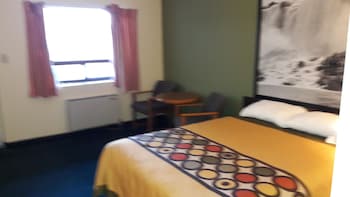 Standard Room, 1 Queen Bed