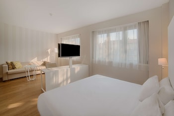 Junior Suite (Extra Bed 2 adults + 2 children)