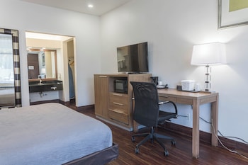 Non-Smoking 2 Queen Bed