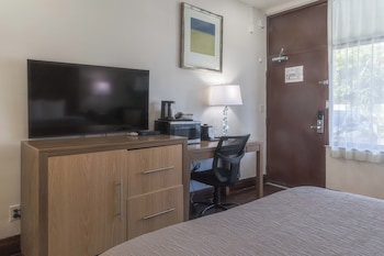 Non-Smoking 2 Queen Bed