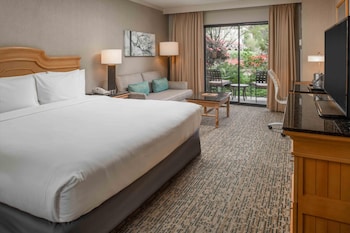 Room, 1 King Bed, Patio (Firepit)