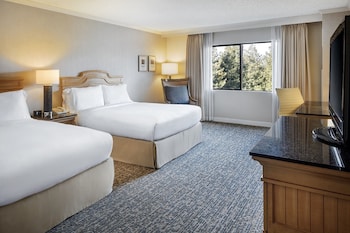 Room, 2 Queen Beds, Courtyard View