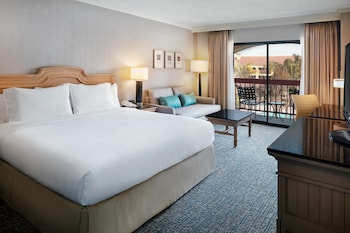 Room, 2 Queen Beds, Accessible, Bathtub
